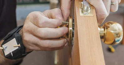 Amber Locksmith Store Tucson, AZ 520-226-3826 - Install-new-lock